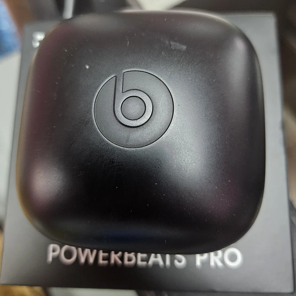 Beats by Dre Wireless Earbuds - Cream and Black